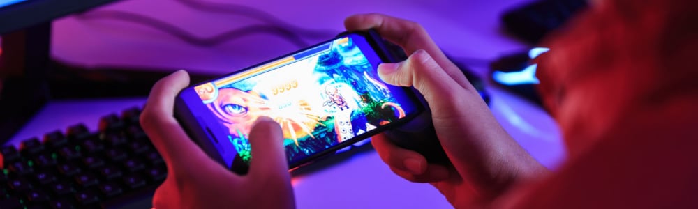 gamer playing on mobile